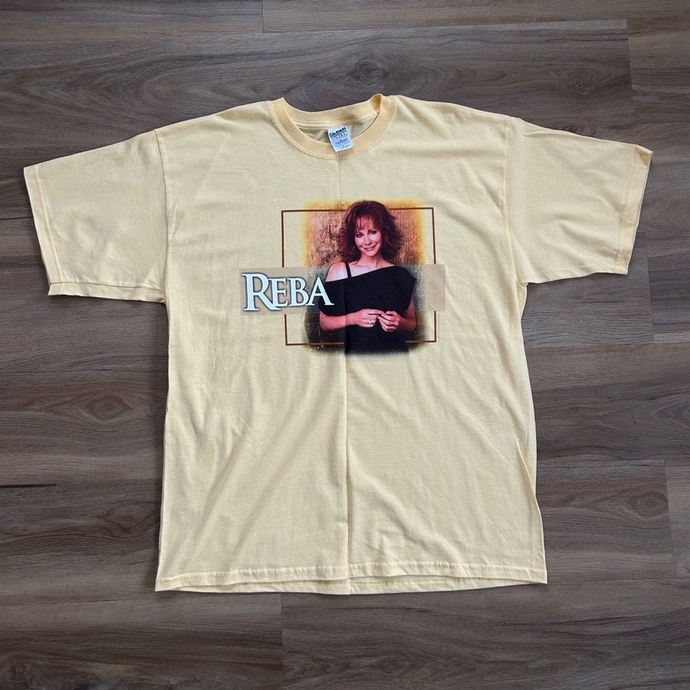 Vintage Reba McEntire Concert Tour Graphic T-Shirt Yellow Gildan XL